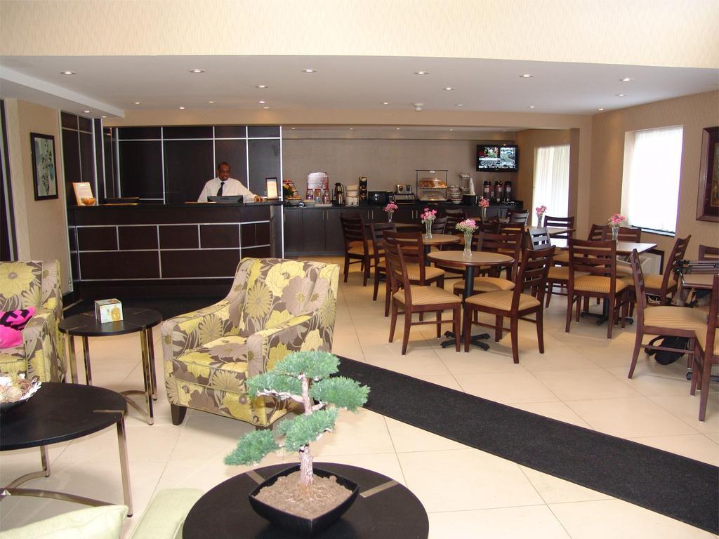 Comfort Inn East Scarborough Toronto Étterem fotó